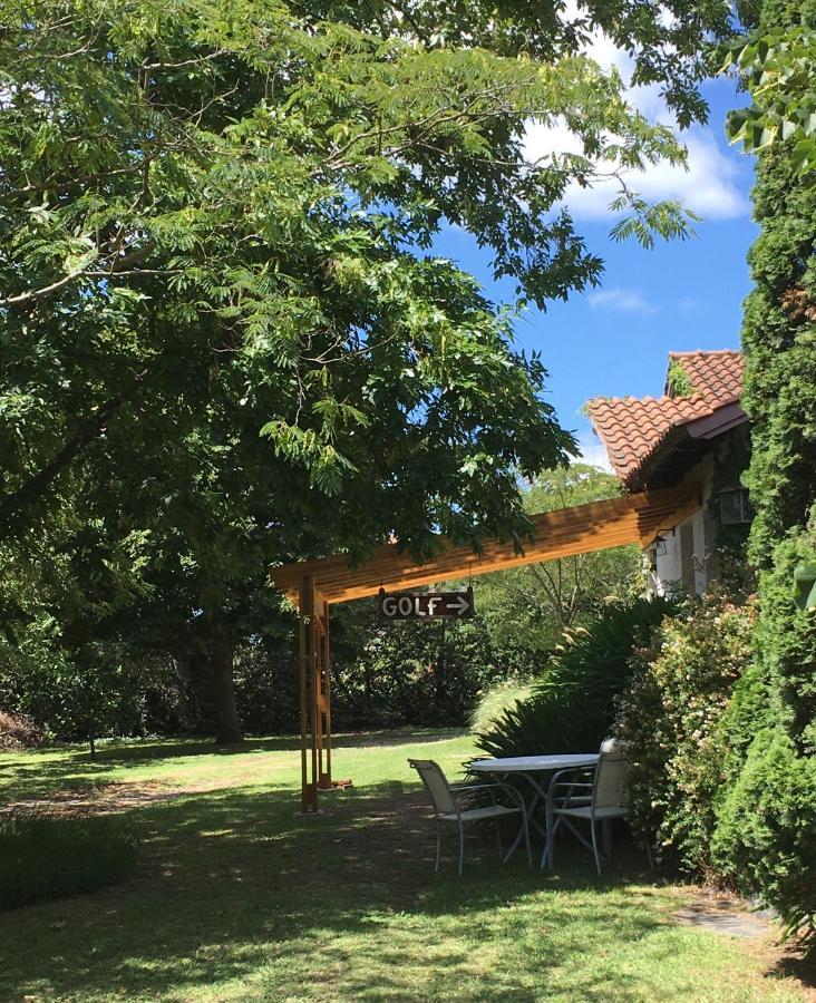 Golf - Casa De Huespedes Villa Tandil Eksteriør billede